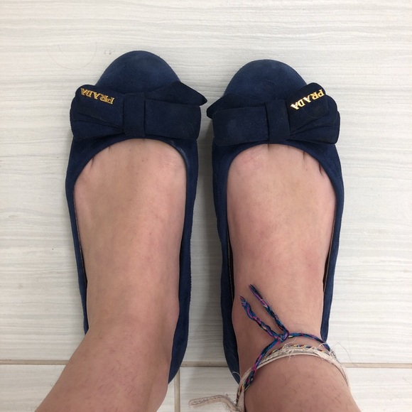 Blue suede Prada flats - Picture 4 of 4